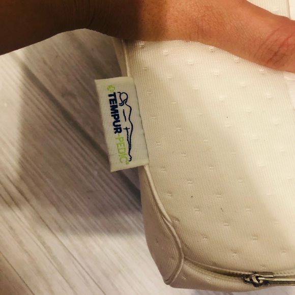 Tempur Pedic pillow - Picture 6 of 7